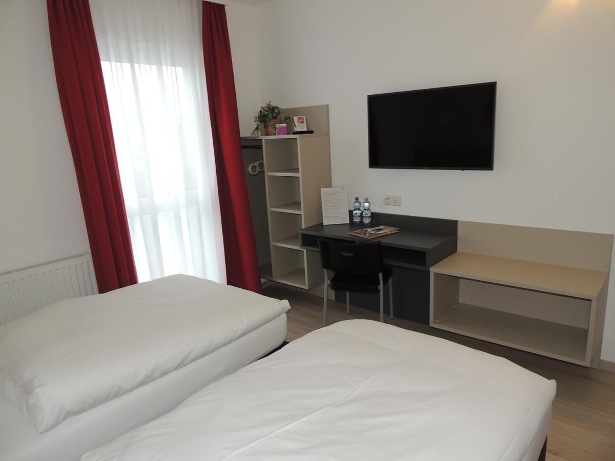 Avia Motel Bisamberg 科尔新堡 外观 照片